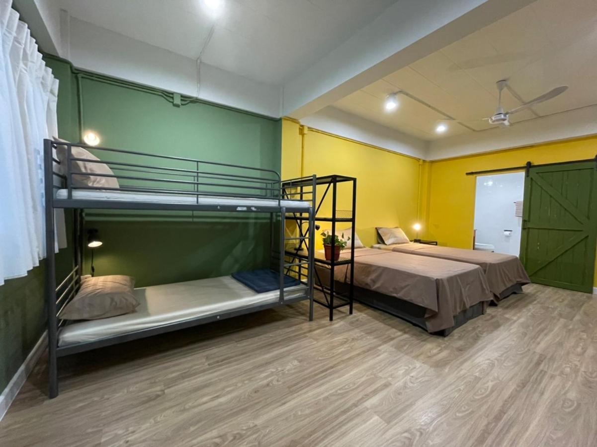 白蒛 Grasshopper Bed And Cafe酒店 外观 照片